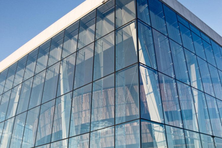 pared de cristal cortina