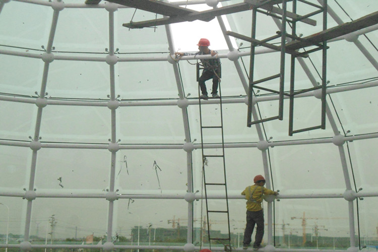 pared de cortina de vidrio curvado