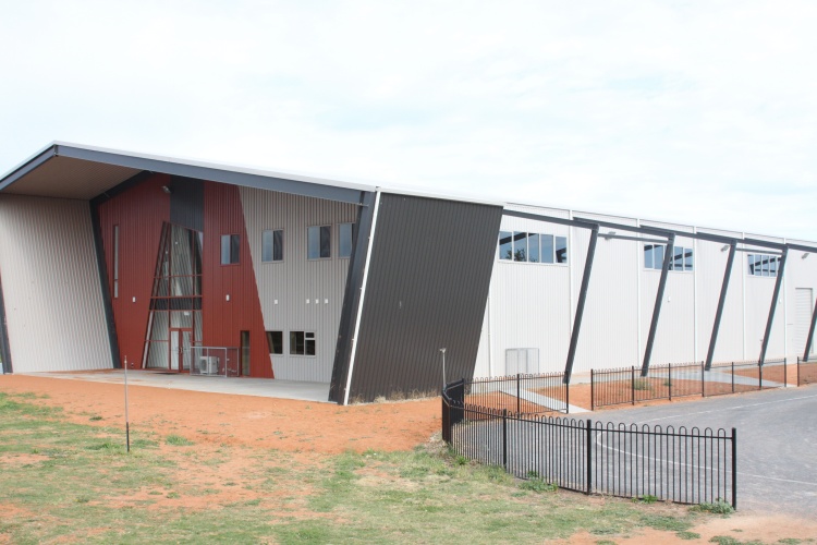 Construcción de edificios de metal para la casa de campo de fútbol interior