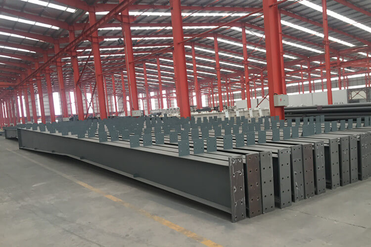 Estructura de acero ligero para el taller de producción