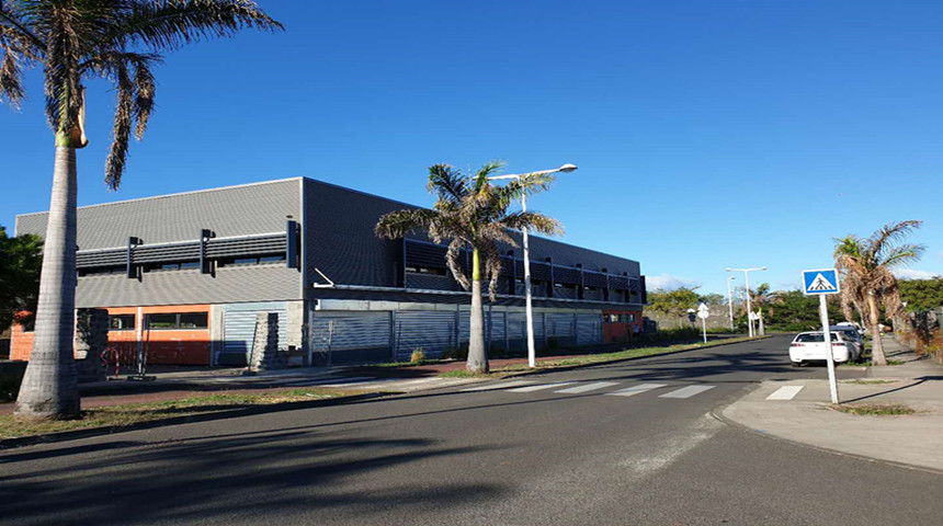 Almacén de estructura de acero galvanizado en Reunión.