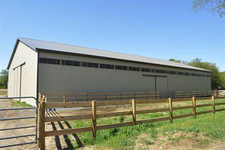 Arena de montar a caballo interior