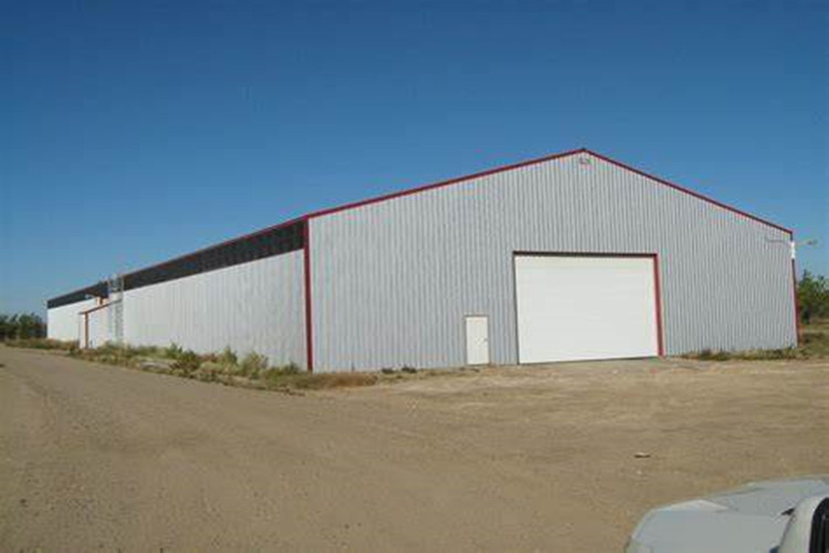 Cobertizo de la granja de acero