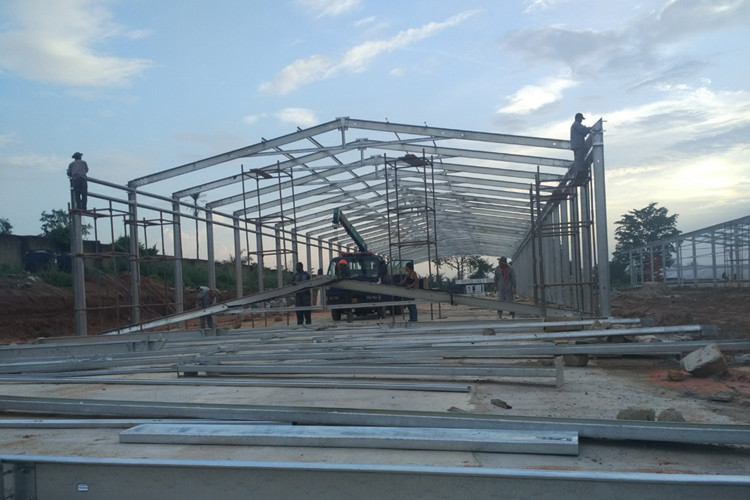 marco de acero galvanizado