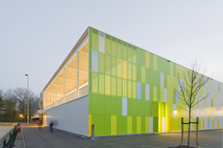 Edificio del complejo deportivo interior con diseño de estructura de acero prefabricado