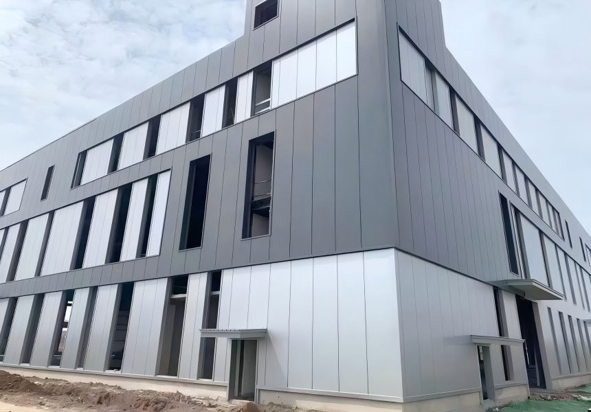 almac&eacute;n de paneles met&aacute;licos