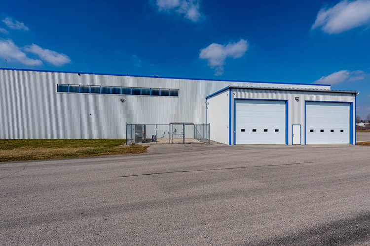 edificio de estructura de acero de almac&eacute;n