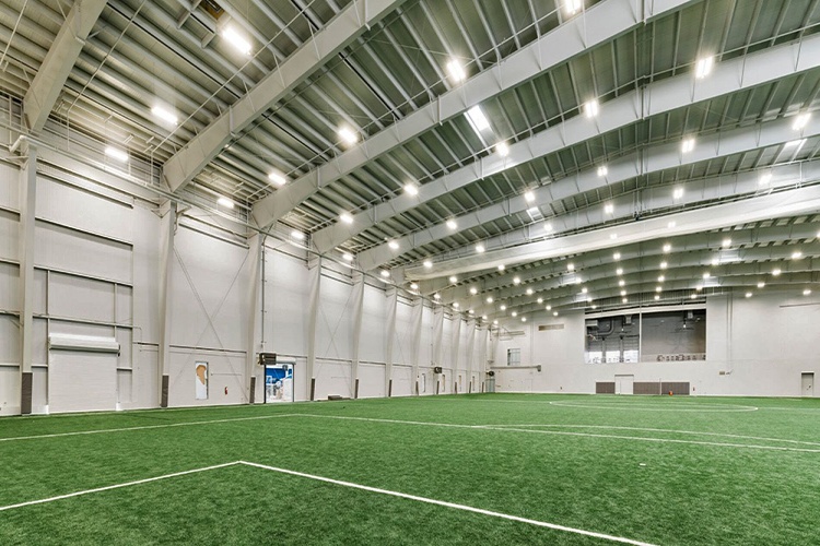 Construcción de edificios de metal para la casa de campo de fútbol interior